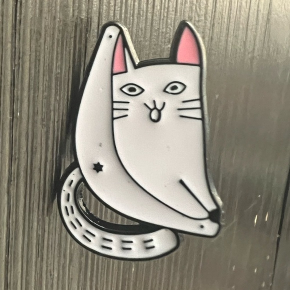 Cute Cat Enamel Pin - White and Pink